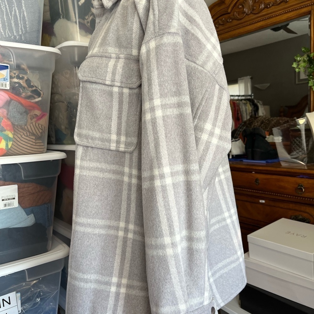 Grey Shacket - Picture 4 of 9